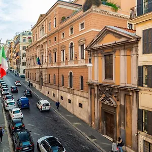  Apartment Barberini 3 Bdr Italy
